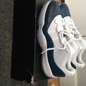 Jordan Retro 11 Low Blue Snakeskin DS